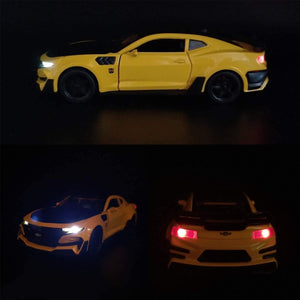1:24 Chevrolet Camaro Diecast Car with Smoke Effect – Metal Body, Doors Open, Light & Sound