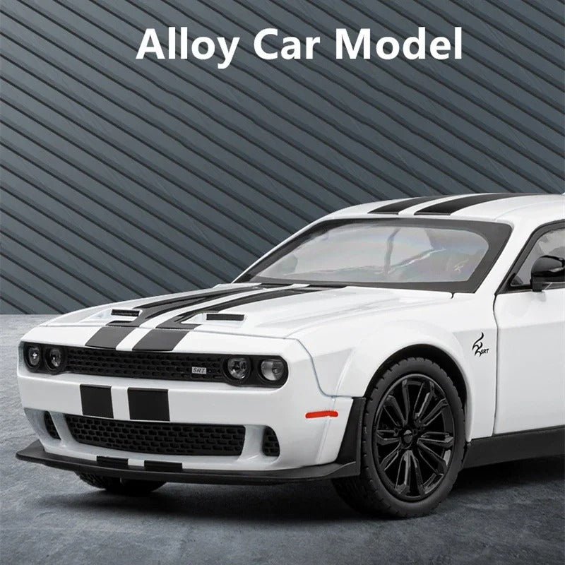 1:24 Scale Die-Cast Dodge Hellcat – High-Performance Muscle Car Collectible