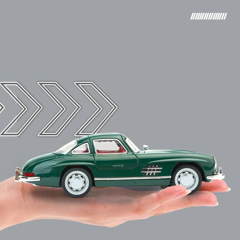 1:32 DieCast Mercedes Benz 300SL Gullwing Car with Opening Doors