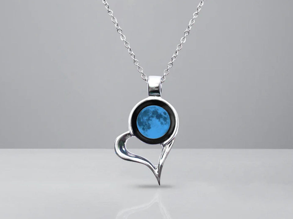 Heart-Link Necklace (Luna In Color)