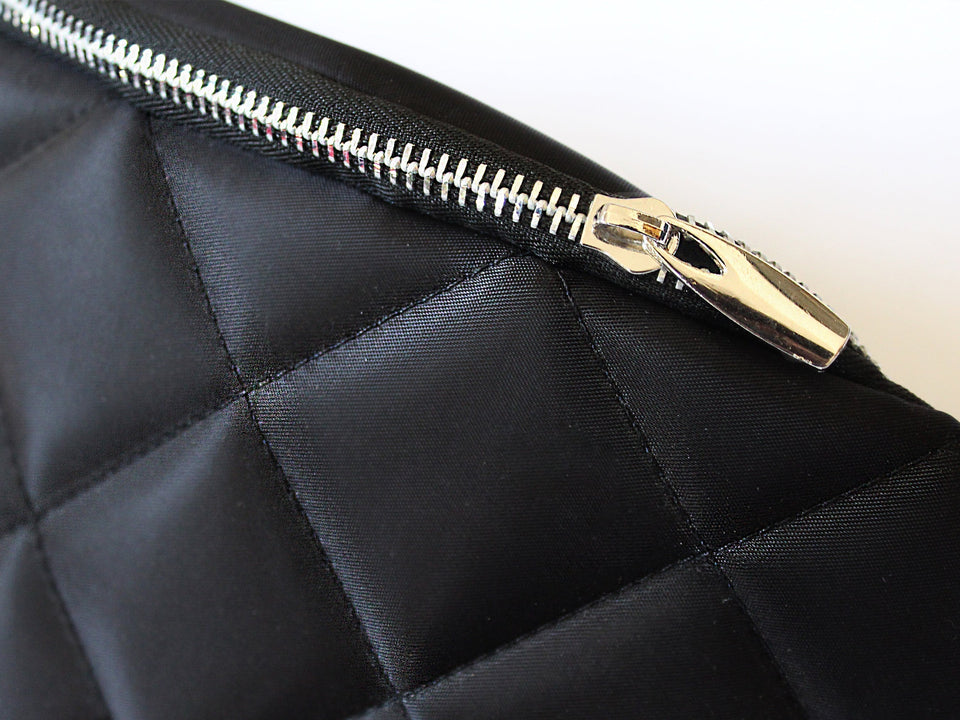 The Signature (Black)
