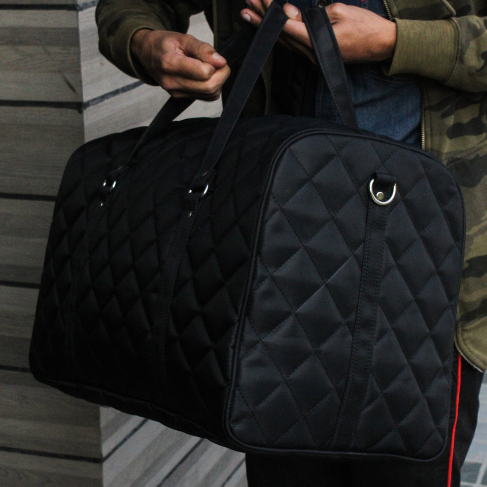 PREMIUM BLACK QUILTED DUFFLE BAG + FREE GIFT
