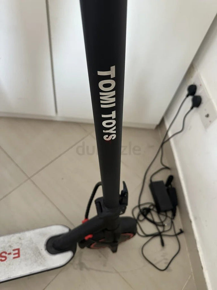 Electric Scooty with Long Range and Safe Brake