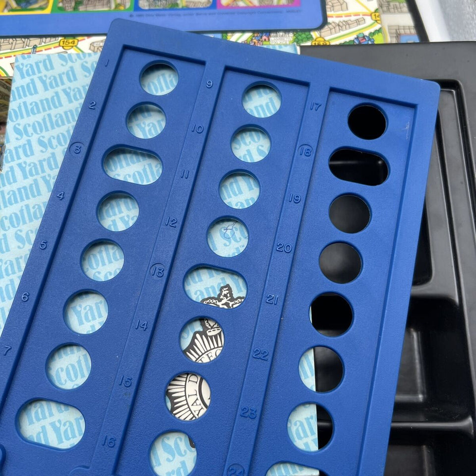 🕵️‍♂️ Scotland Yard Detective Board Game – A Classic Chase Through London!